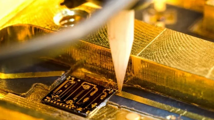 Colagem de fio de ouro (1)_704_396.jpg